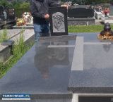 Nagrobek, płaskorzeźba - Obrazek 4