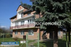 Dom i budynki gospodarczo-garażowe blisko centrum - Obrazek 1