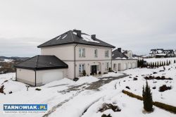 Wyjątkowa willa z dużą zagospodarowaną działką - Obrazek 1