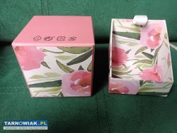 Pudełko prezentowe kostka z motywem kwiatowym - Obrazek 1