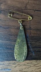 Vintage przypinka na agrafce w kształcie łezki - Obrazek 2