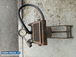 pompka nożna retro z manometrem - Obrazek 2