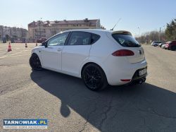 Seat Leon Cupra 241km - Obrazek 2