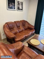 Skórzana sofa z fotelem i drewniany stolik - Obrazek 4