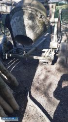 Betoniarka stara solidna na kołach - Obrazek 3