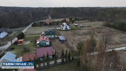 Uzbrojona i ogrodzona działka 5 ar w Pogórska Woli - Obrazek 2