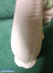 Biały porcelanowy wazonik vintage - Obrazek 2