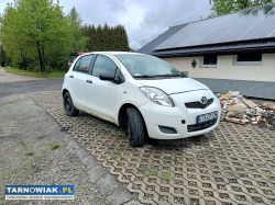 Toyota yaris 1.0 09r - Obrazek 1