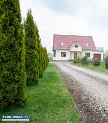Przestronny dom 125m2 z garażem, z dużą działką - Obrazek 1