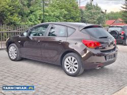 Opel astra j*1.4*turbo*2011*klima*alu - Obrazek 2