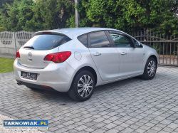 Opel astra j*1.4*turbo*2010*klima - Obrazek 2