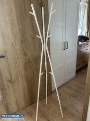 Elegancki wolnostojący wieszak Ikea nowy - Obrazek 1