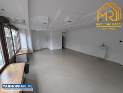 Lokal handlowo-usługowy 45 m² w centrum miasta - Obrazek 3