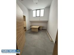 Biura / Ogrodzony budynek+prywatny parking - Obrazek 2