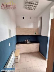 Lokal 49 m2 z parkingiem w centrum - Obrazek 4