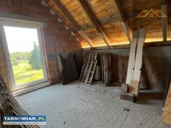 Dom na prawie hektarowej działce Lisia Góra - Obrazek 3