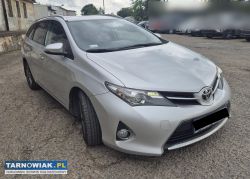 Toyota auris e15 kombi 1.4d 90km 2015 172 000km - Obrazek 2