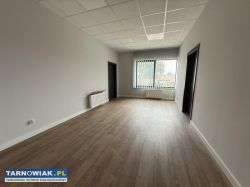 Lokal biurowy 21,35 m² , okolice galerii Tarnovia - Obrazek 2