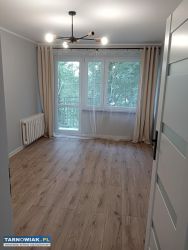 Sprzedam mieszkanie, ~48m2, 3 pokoje, centrum. - Obrazek 3