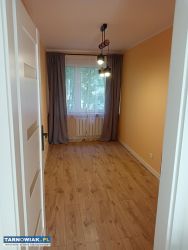 Sprzedam mieszkanie, ~48m2, 3 pokoje, centrum. - Obrazek 2
