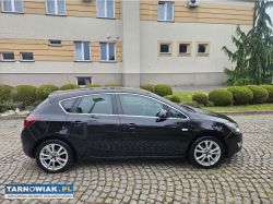 Opel astra j 2010r. 1.4t+lpg stan bdb - Obrazek 3