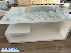 Nowoczesny biały stolik kawowy z efektownym szkłem - Obrazek 1