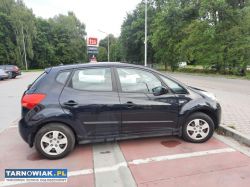 KIA VENGA 1,6 czarny, mały przebieg, salon polska - Obrazek 2