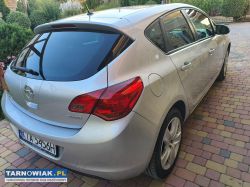 Opel astra j 2011 rok benzyna turbo - Obrazek 3